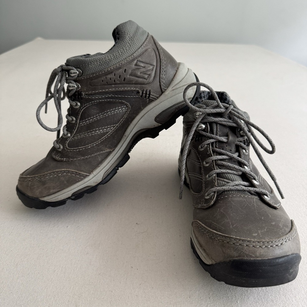 Gray Women's New Balance Leather Gore Tex Waterproof Hiking Boots Size 8 D Width
